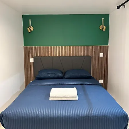 Modern 2 Bedroom In Vibrant 11 * Paris