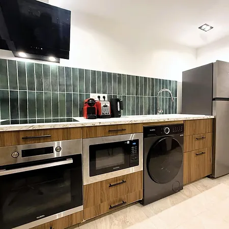 Modern 2 Bedroom In Vibrant 11 Daire Paris