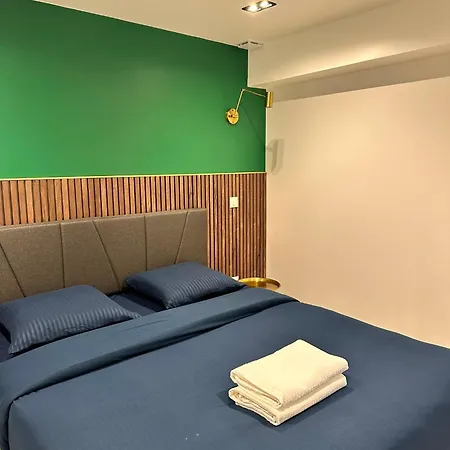 Modern 2 Bedroom In Vibrant 11