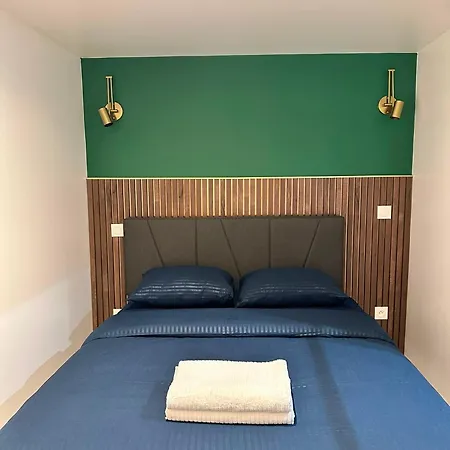 Modern 2 Bedroom In Vibrant 11 * Paris
