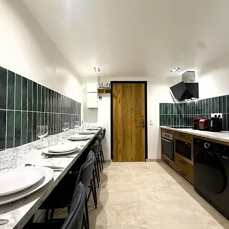Modern 2 Bedroom In Vibrant 11 * Paris