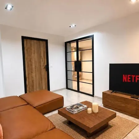 Modern 2 Bedroom In Vibrant 11 * Paris
