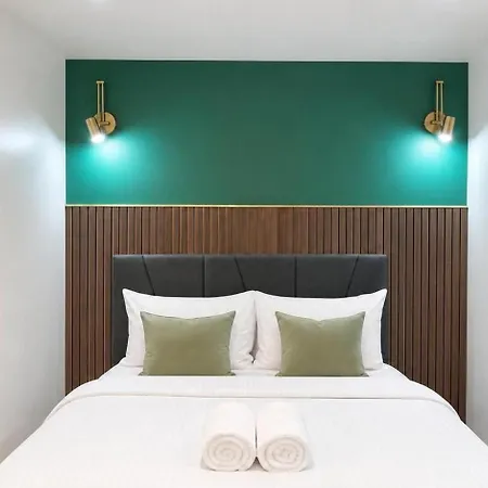 Modern 2 Bedroom In Vibrant 11 Appartement Paris