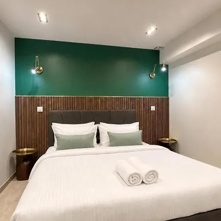 Modern 2 Bedroom In Vibrant 11 Apartment *