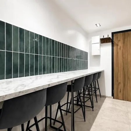 Appartement Modern 2 Bedroom In Vibrant 11 *