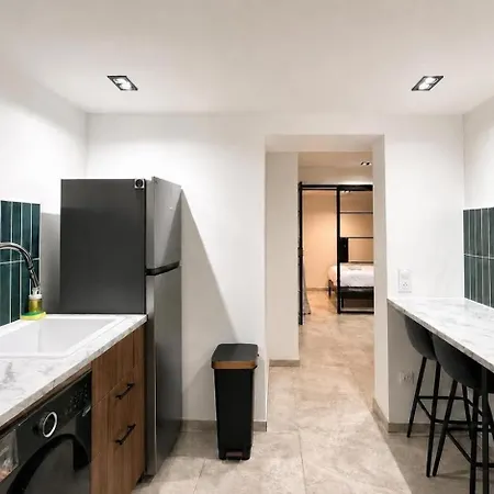 Modern 2 Bedroom In Vibrant 11 * Paris