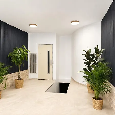 Modern 2 Bedroom In Vibrant 11 * Paris