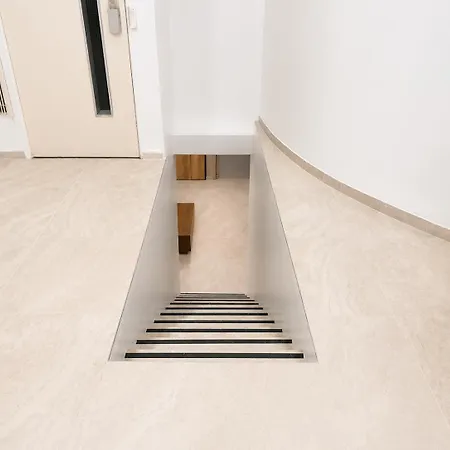 Modern 2 Bedroom In Vibrant 11 * Paris